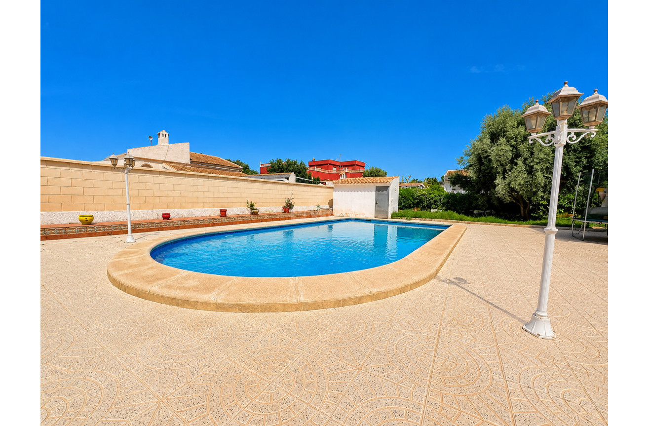 Resale - Villa - Torrevieja - Costa Blanca