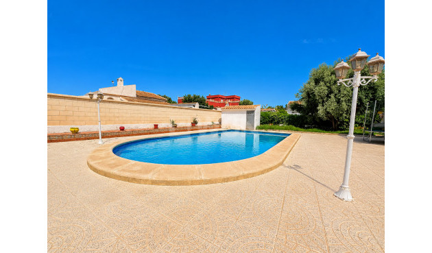 Resale - Villa - Torrevieja - Costa Blanca
