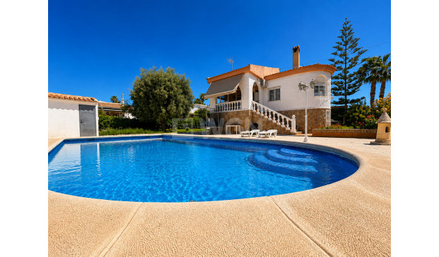 Resale - Villa - Torrevieja - Costa Blanca