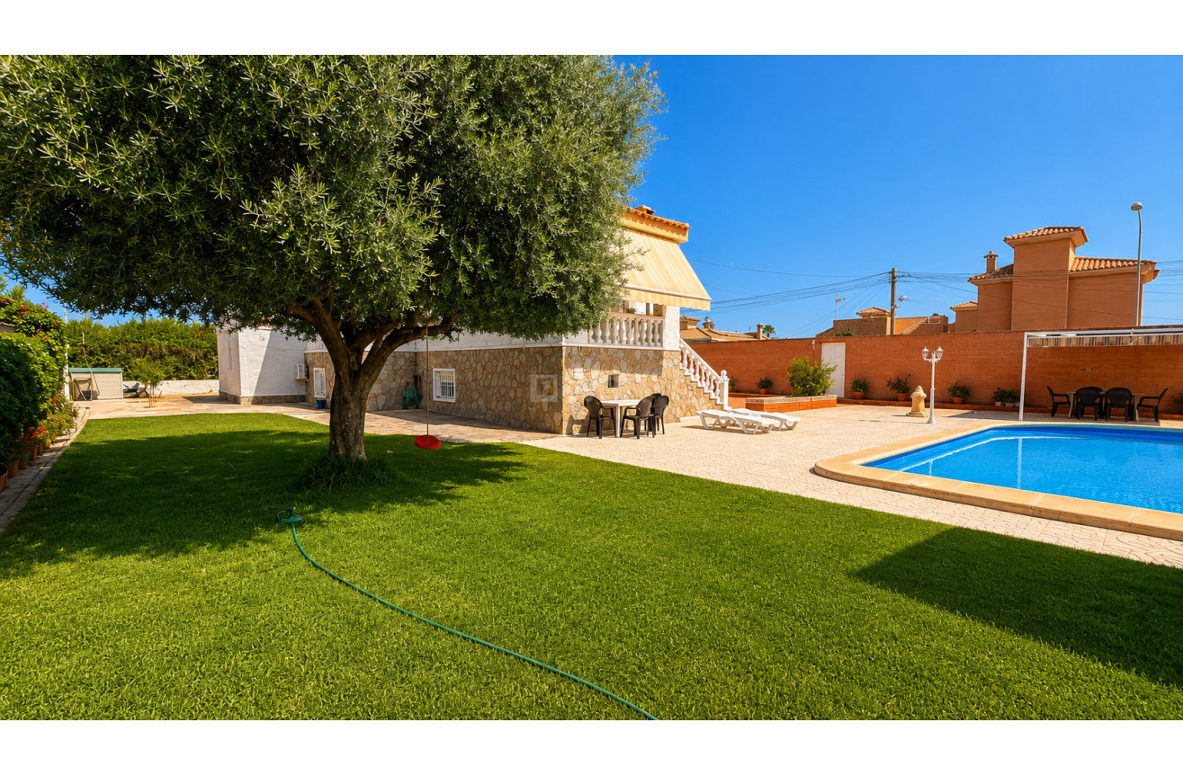 Resale - Villa - Torrevieja - Costa Blanca