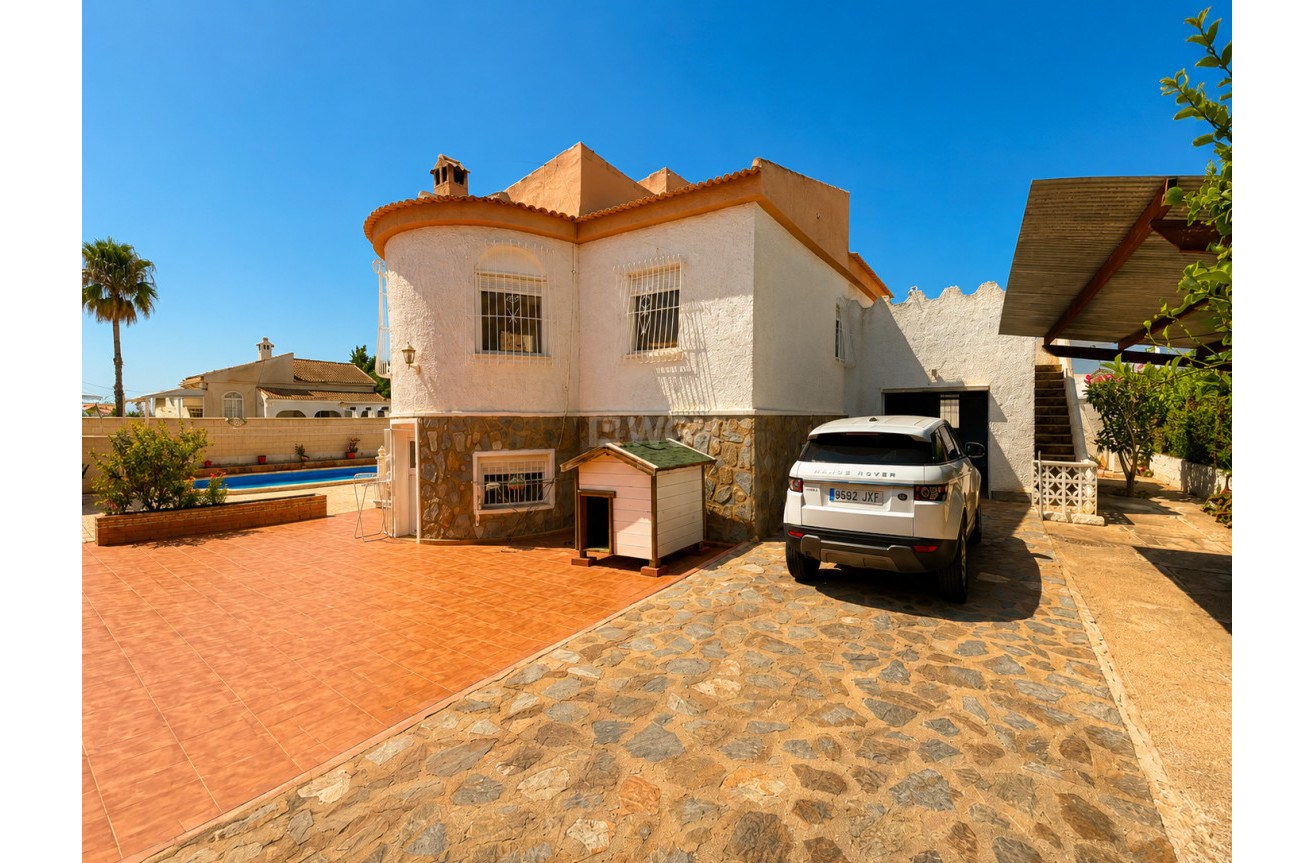 Resale - Villa - Torrevieja - Costa Blanca
