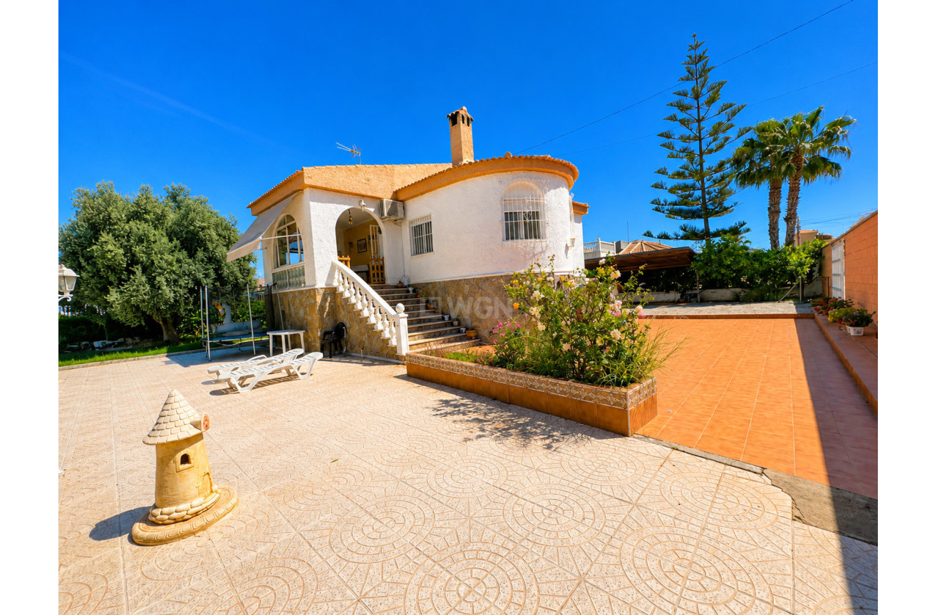 Resale - Villa - Torrevieja - Costa Blanca