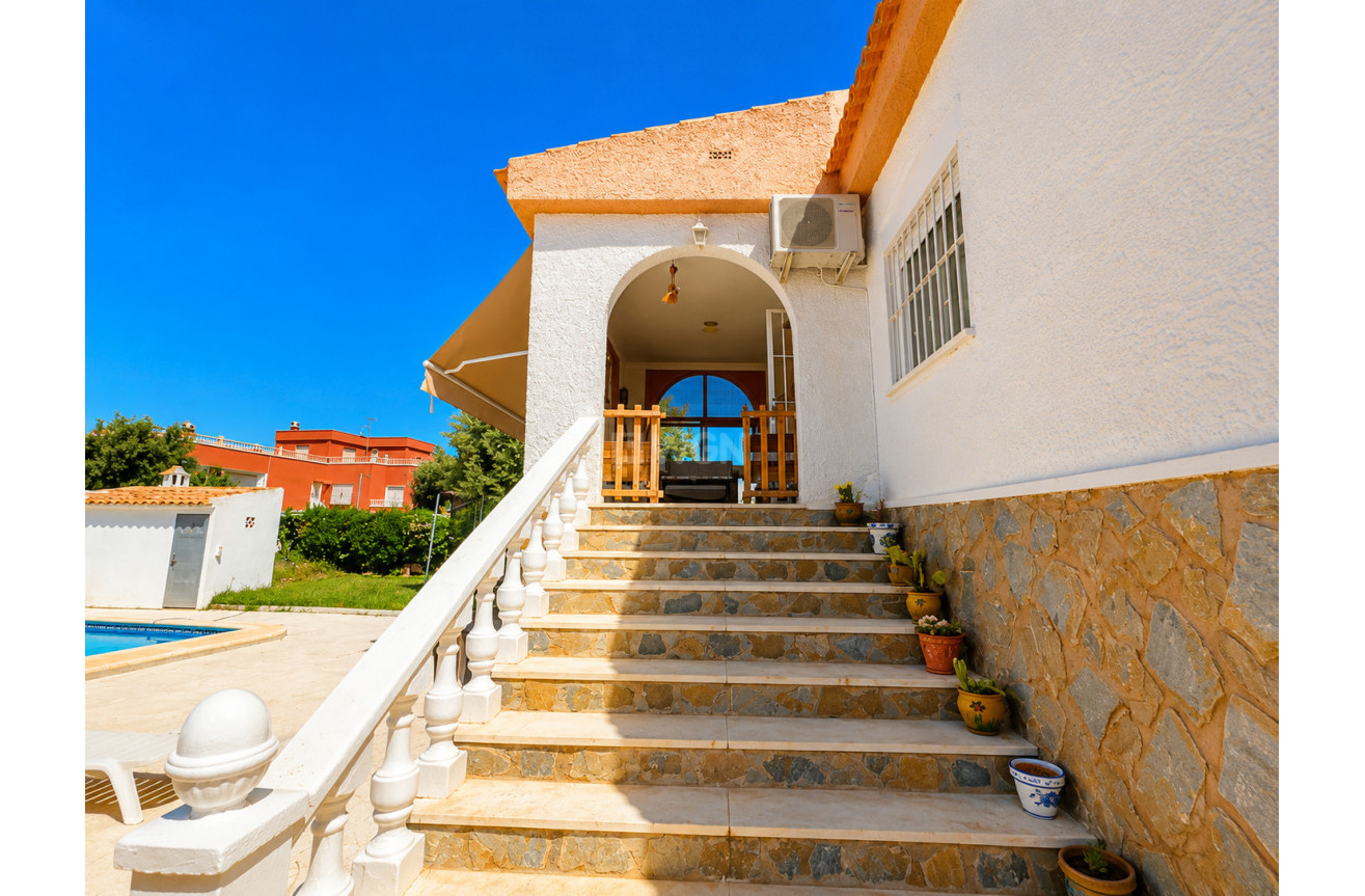 Resale - Villa - Torrevieja - Costa Blanca