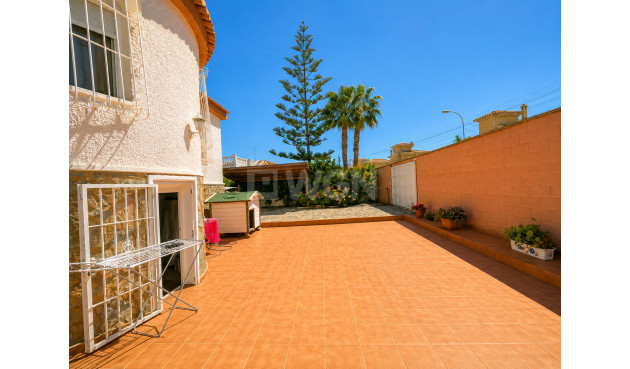 Resale - Villa - Torrevieja - Costa Blanca