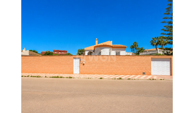 Resale - Villa - Torrevieja - Costa Blanca
