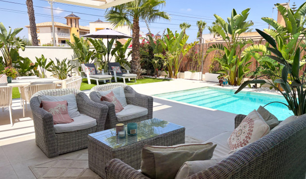 Resale - Villa - Cabo Roig - Costa Blanca