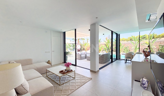 Resale - Villa - Cabo Roig - Costa Blanca