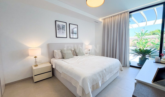 Resale - Villa - Cabo Roig - Costa Blanca