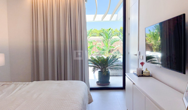 Resale - Villa - Cabo Roig - Costa Blanca