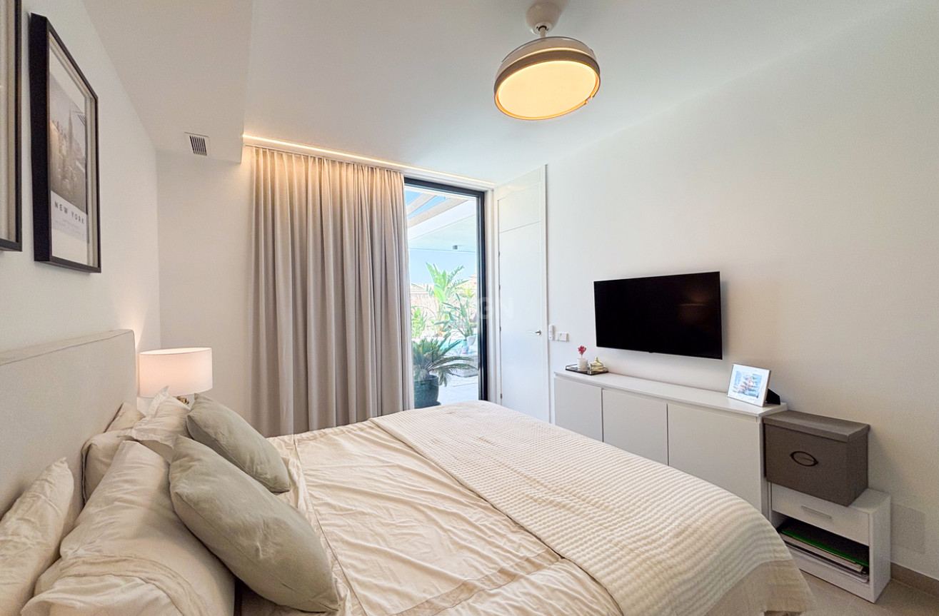 Resale - Villa - Cabo Roig - Costa Blanca