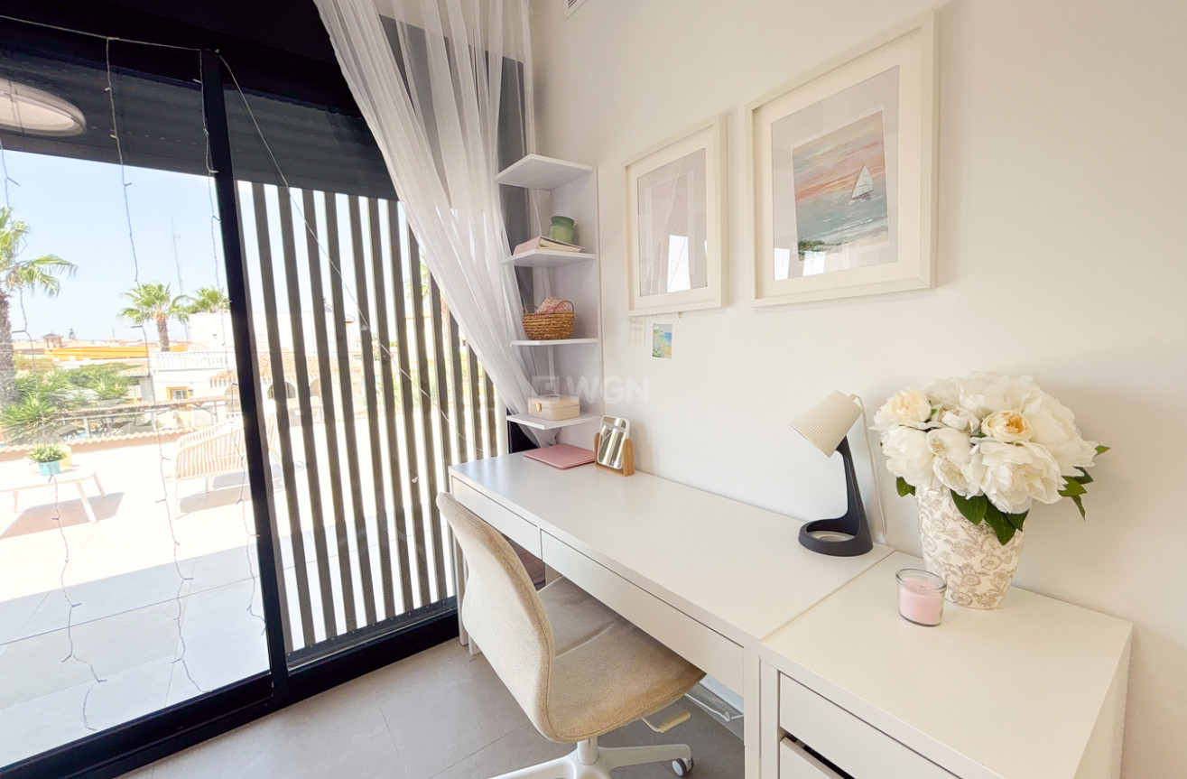 Resale - Villa - Cabo Roig - Costa Blanca