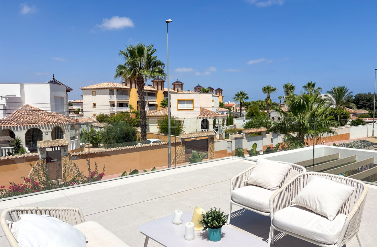 Resale - Villa - Cabo Roig - Costa Blanca