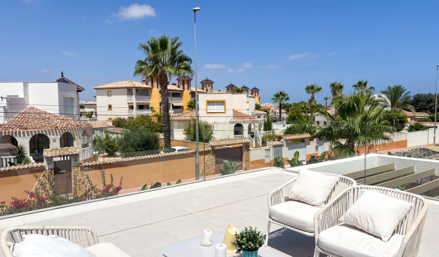 Resale - Villa - Cabo Roig - Costa Blanca