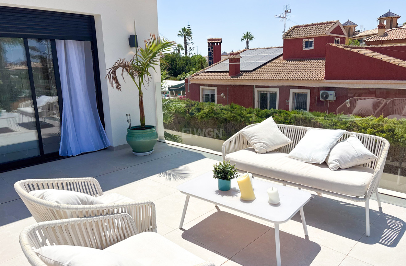 Resale - Villa - Cabo Roig - Costa Blanca