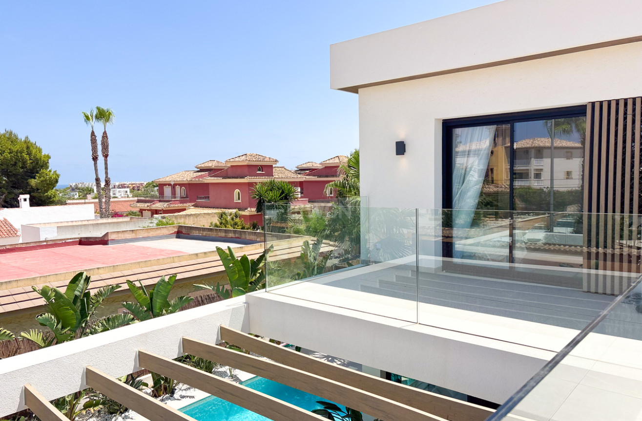 Resale - Villa - Cabo Roig - Costa Blanca