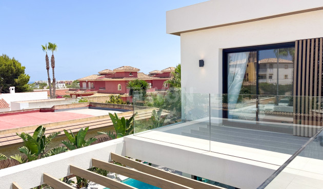 Resale - Villa - Cabo Roig - Costa Blanca