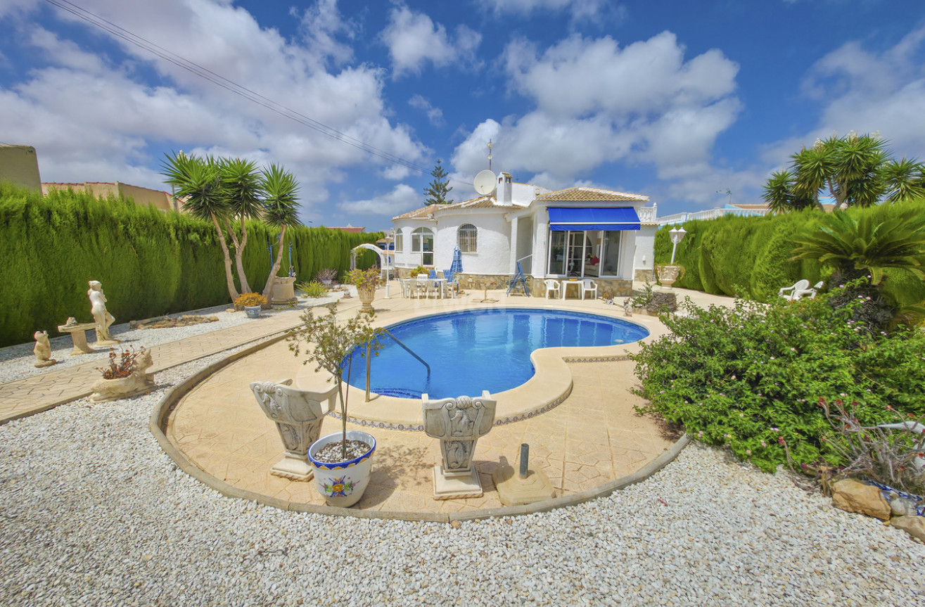 Resale - Villa - Torrevieja - Costa Blanca