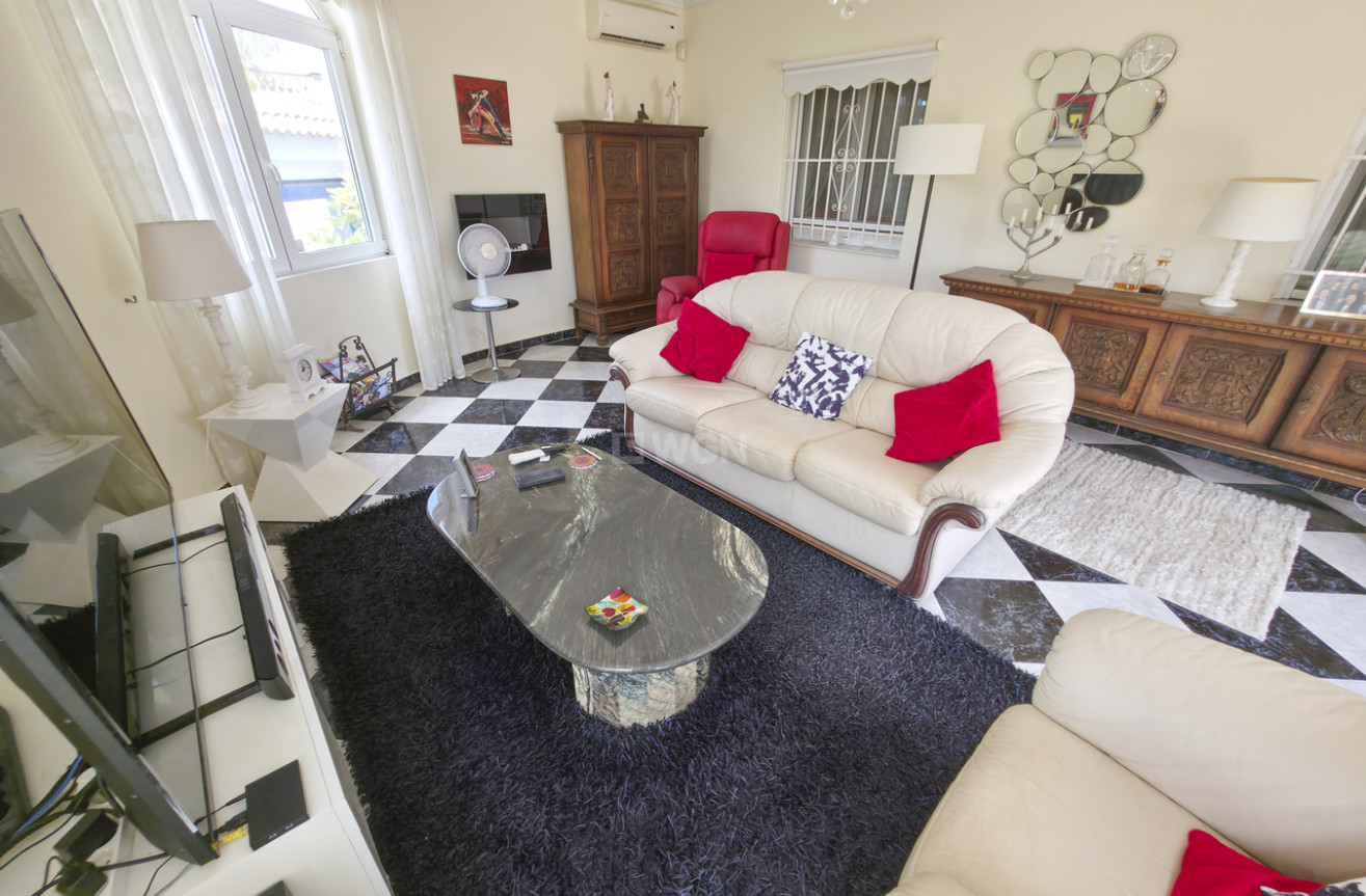 Resale - Villa - Torrevieja - Costa Blanca