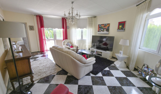 Resale - Villa - Torrevieja - Costa Blanca
