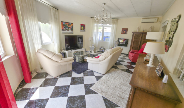 Resale - Villa - Torrevieja - Costa Blanca