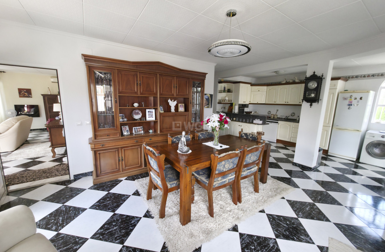 Resale - Villa - Torrevieja - Costa Blanca