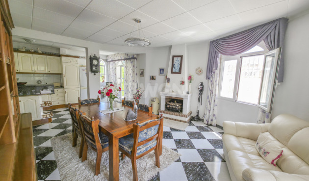 Resale - Villa - Torrevieja - Costa Blanca