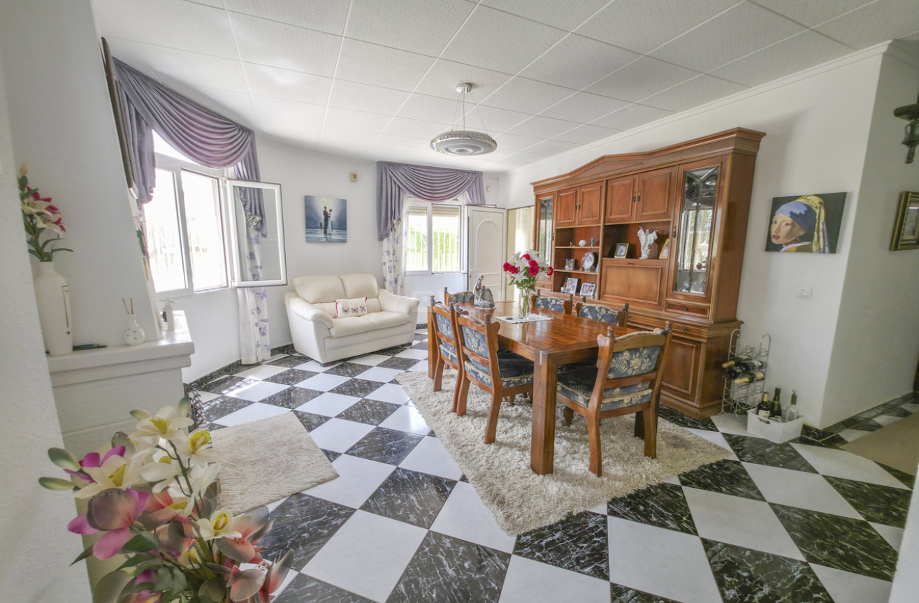 Resale - Villa - Torrevieja - Costa Blanca