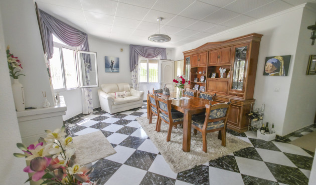 Resale - Villa - Torrevieja - Costa Blanca