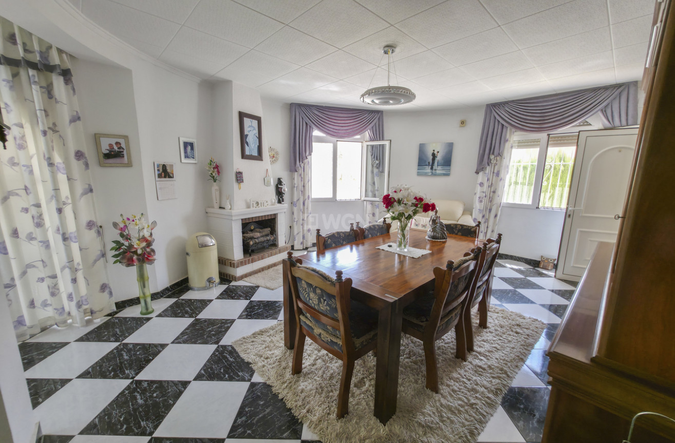 Resale - Villa - Torrevieja - Costa Blanca