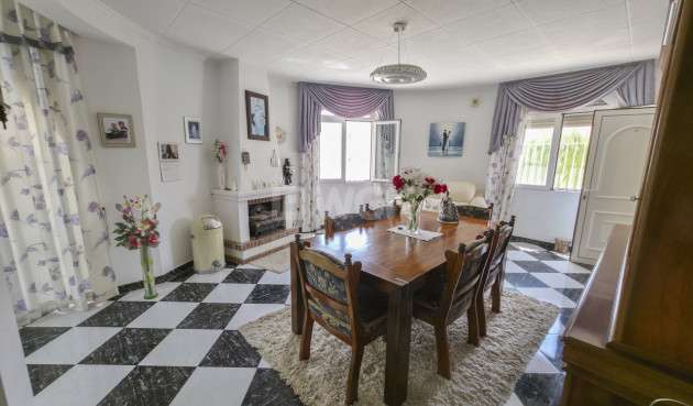 Resale - Villa - Torrevieja - Costa Blanca