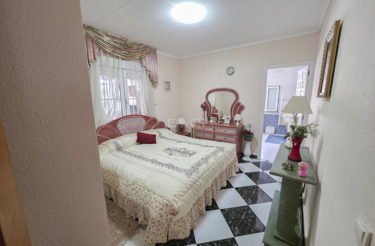 Resale - Villa - Torrevieja - Costa Blanca