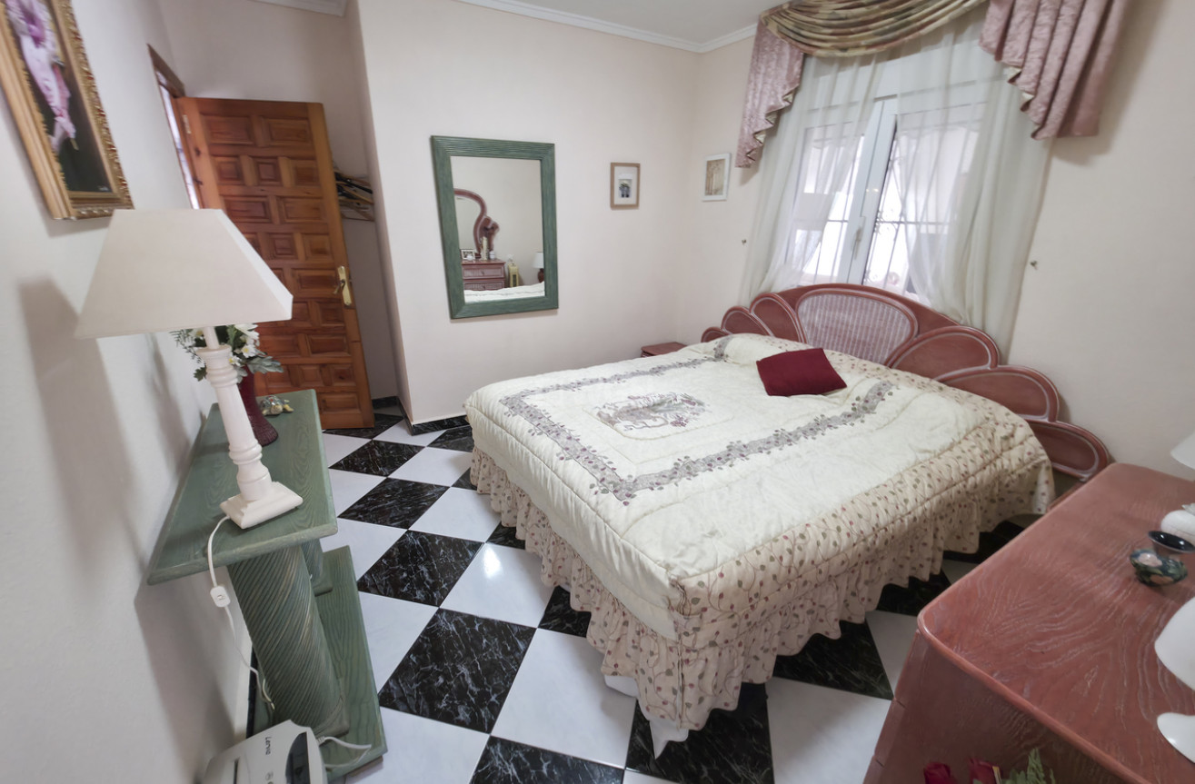 Resale - Villa - Torrevieja - Costa Blanca