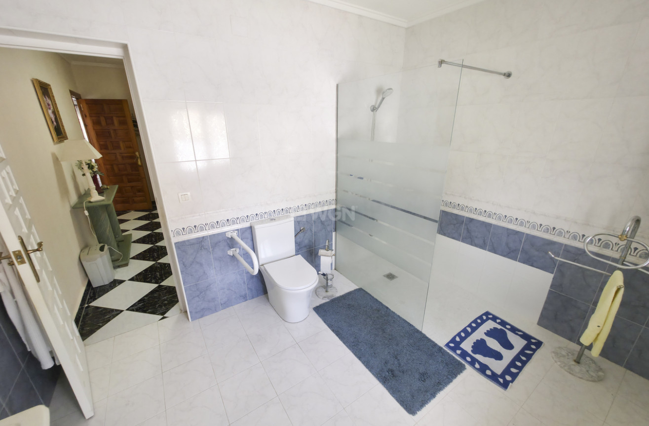 Resale - Villa - Torrevieja - Costa Blanca