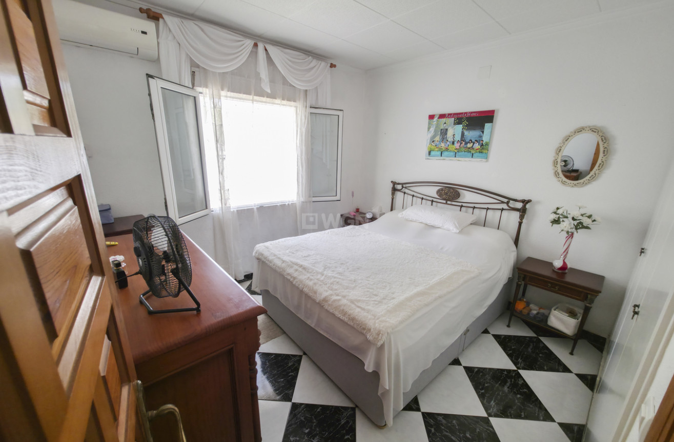 Resale - Villa - Torrevieja - Costa Blanca