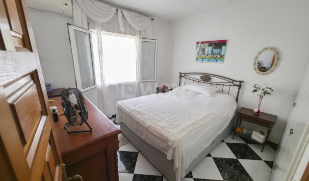 Resale - Villa - Torrevieja - Costa Blanca