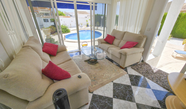Resale - Villa - Torrevieja - Costa Blanca