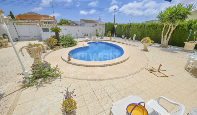 Resale - Villa - Torrevieja - Costa Blanca