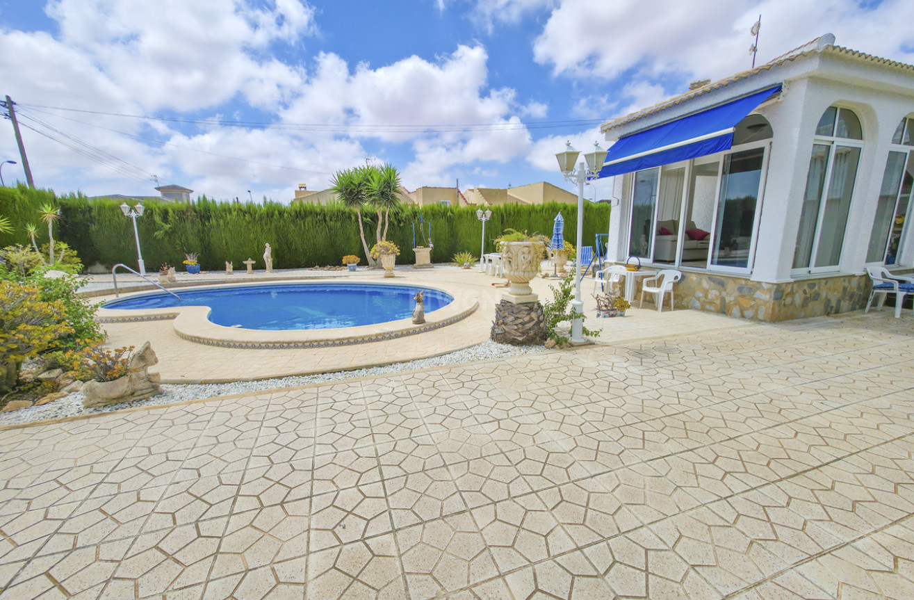 Resale - Villa - Torrevieja - Costa Blanca