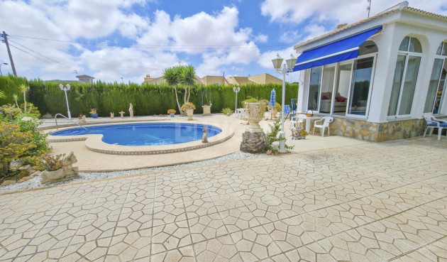 Resale - Villa - Torrevieja - Costa Blanca