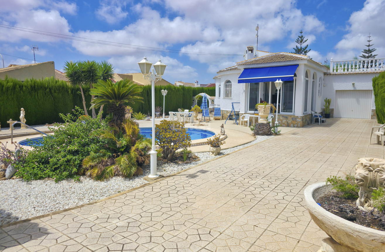 Resale - Villa - Torrevieja - Costa Blanca
