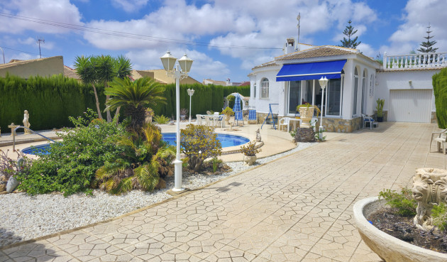 Resale - Villa - Torrevieja - Costa Blanca