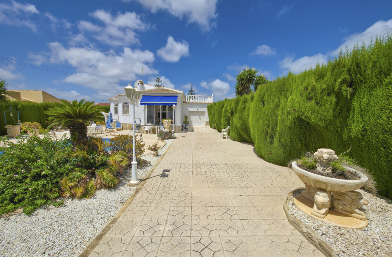Resale - Villa - Torrevieja - Costa Blanca