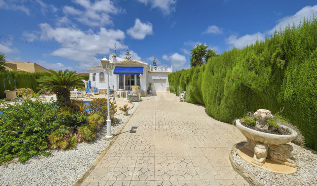 Resale - Villa - Torrevieja - Costa Blanca