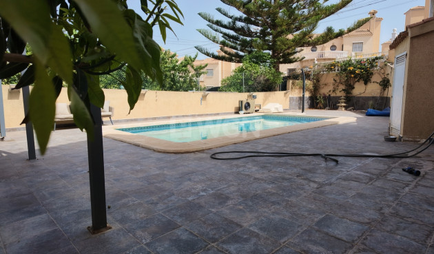 Wiederverkauf - Villa - Villamartin - Costa Blanca