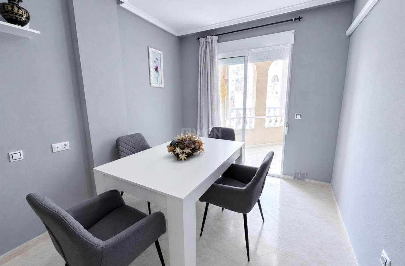 Resale - Apartment / flat - Torrevieja - Estacion De Autobuses
