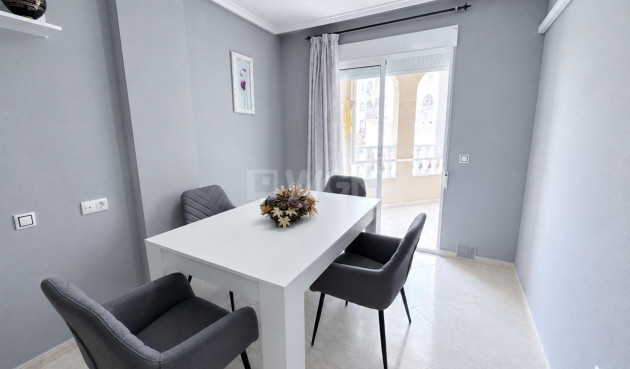 Resale - Apartment / flat - Torrevieja - Estacion De Autobuses