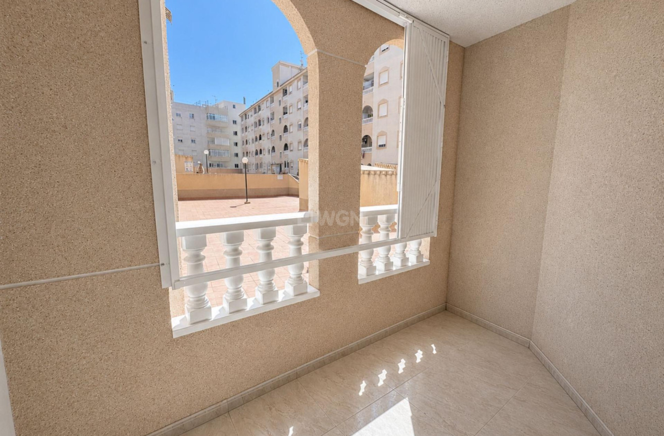 Resale - Apartment / flat - Torrevieja - Estacion De Autobuses