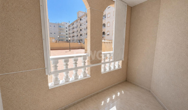 Resale - Apartment / flat - Torrevieja - Estacion De Autobuses