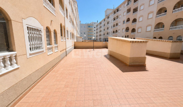 Resale - Apartment / flat - Torrevieja - Estacion De Autobuses