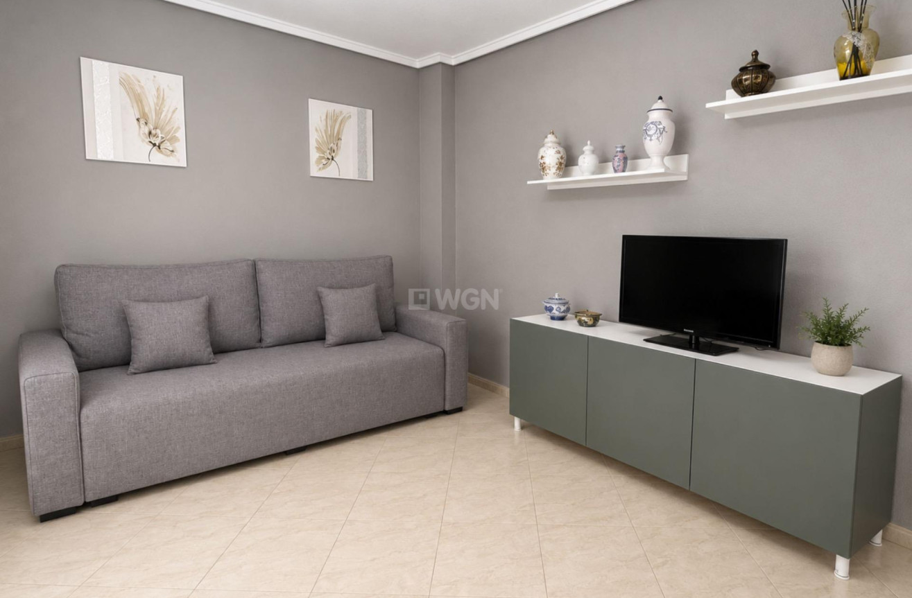 Resale - Apartment / flat - Torrevieja - Estacion De Autobuses